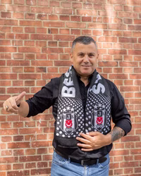 Schal-BJK-Punkten-2.jpg Schal-BJK-Punkten-2.jpg