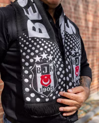 Schal-BJK-Punkten-3.jpg Schal-BJK-Punkten-3.jpg