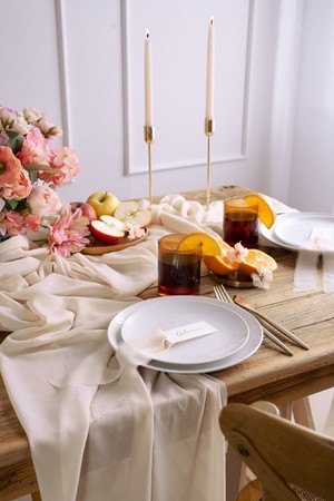 Chiffon Tischläufer creme beige 5m | Festartikel Schlaudt GmbH Koblenz | Kostüme | Deko