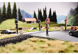 Maerklin-H0-74924-Bahnuebergang-einteilig-41690_1.jpg Maerklin-H0-74924-Bahnuebergang-einteilig-41690_1.jpg