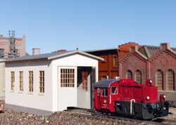 Maerklin-72178---H0-Bausatz-Kleinlokschuppen-60503.jpg Maerklin-72178---H0-Bausatz-Kleinlokschuppen-60503.jpg