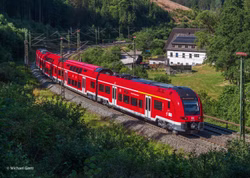 Trix-H0-25462-ElektrotriebSpur-Gug-Siemens-Desiro-HC-62212.jpg Trix-H0-25462-ElektrotriebSpur-Gug-Siemens-Desiro-HC-62212.jpg