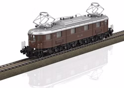 Trix-H0-25680-Elektrolokomotive-Ae-6-8-63726.jpg Trix-H0-25680-Elektrolokomotive-Ae-6-8-63726.jpg