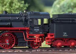 Maerklin-H0-38190-Dampflokomotive-Baureihe-19-0-Sachsenstolz-64093_3.jpg Maerklin-H0-38190-Dampflokomotive-Baureihe-19-0-Sachsenstolz-64093_3.jpg