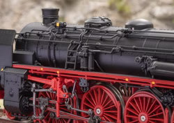 Maerklin-H0-38190-Dampflokomotive-Baureihe-19-0-Sachsenstolz-64093_6.jpg Maerklin-H0-38190-Dampflokomotive-Baureihe-19-0-Sachsenstolz-64093_6.jpg