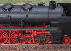 Maerklin-H0-38190-Dampflokomotive-Baureihe-19-0-Sachsenstolz-64093_9.jpg Maerklin-H0-38190-Dampflokomotive-Baureihe-19-0-Sachsenstolz-64093_9.jpg