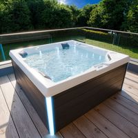 Outdoor Whirlpool Spa PANAREA 210cm x 210cm mit Heizung, Hydromassage, Farblicht mit Thermoabdeckung