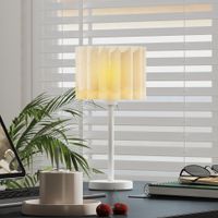 Tischlampe, Tischleuchte mit Wellen-Lampenschirm, E27-Fassung, exkl. Glühbirne