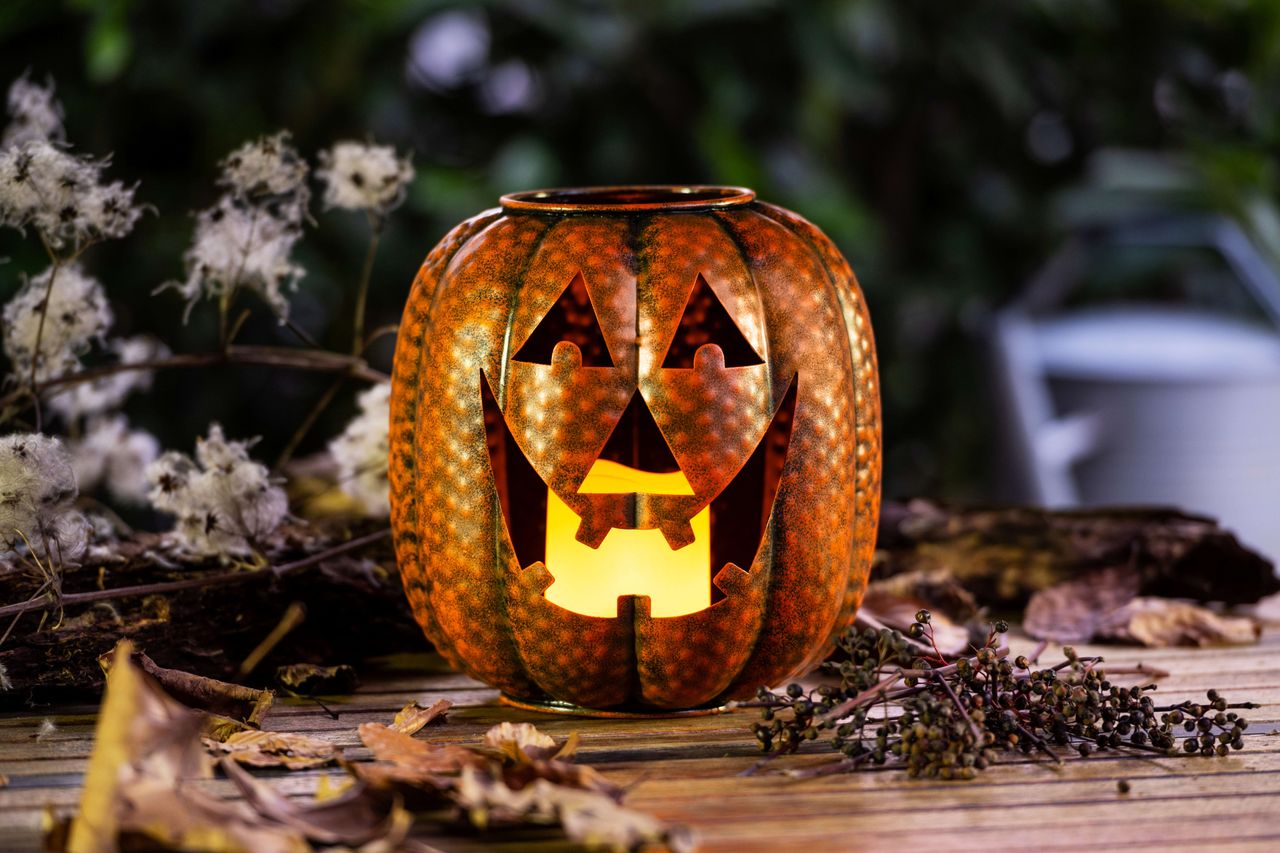 I-Glow LED Outdoor Dekokürbis "SPOOKY"