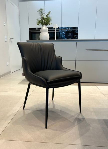 SIX Echtleder Esszimmerstuhl - Lusso Schwarz mit massivem schwarzem Stahlrahmen - Design ideal für Esszimmer, Küche & Wohnzimmer - Fertig montiert, bis 150 kg - Gastronomie-Qualität | Lederstühle Esszimmer-Stühle kaufen bei
