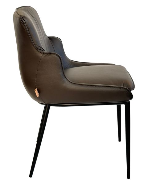 SIX Echtleder Esszimmerstuhl - Lusso Braun mit massivem schwarzem Stahlrahmen - Design ideal für Esszimmer, Küche & Wohnzimmer - Fertig montiert, bis 150 kg - Gastronomie-Qualität | Lederstühle Esszimmer-Stühle kaufen bei