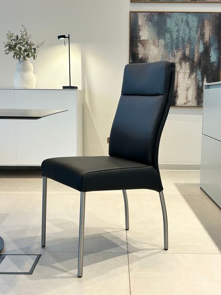 SIX Echtleder Esszimmerstuhl - Gatto Schwarz mit ergonomischem Edelstahlrahmen - Design ideal für Esszimmer, Küche & Wohnzimmer - Fertig montiert, bis 150 kg - Gastronomie-Qualität | Lederstühle Esszimmer-Stühle kaufen bei