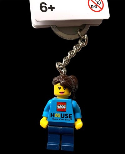LEGO® House 854014 - LEGO® House Woman Key Chain / Schlüsselanhänger LEGO® House 854014 - LEGO® House Woman Key Chain / Schlüsselanhänger