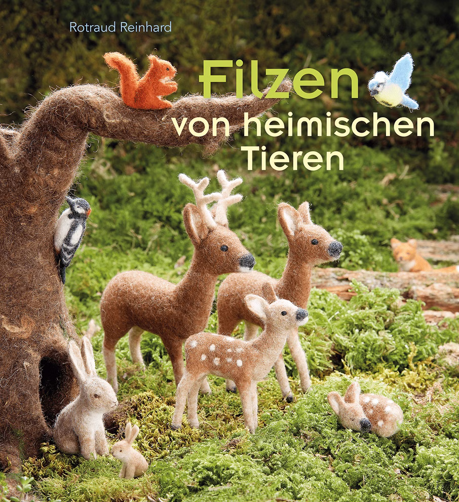 Freies Geistesleben Filzen von heimischen Tieren Rotraud Reinhard_4010 Das Buch "Filzen von heimischen Tieren Rotraud Reinhard" von Freies Geistesleben zeigt gefilzte Waldtiere - Rehe Kitze Eichhörnchen Vögel Spechte Igel und Mäuse - auf einem moosbewachsenen Waldboden mit deutschem Text und dem Namen der Autorin darüber.