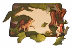 Das Decor Holzpuzzle "Rotkäppchen" zeigt einen Wolf der sich Rotkäppchen in einem Wald nähert; mehrere Randstücke fehlen und andere sind auf dem unfertigen Holzpuzzle verstreut.