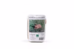 Eine Filges Strickpackung Hase Bastelset die ein kleines braunes gestricktes Kaninchen auf Gras zeigt. Das Etikett enthält den Produktnamen und die Marke.