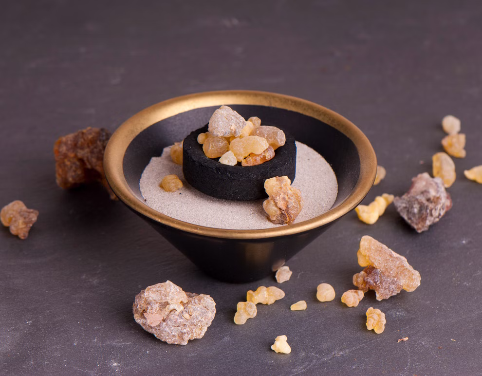 Keramische wierookschaal zwart/goud Keramische wierookschaal zwart/goud