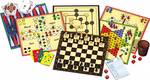 Schmidt Spiele Die große Spielesammlung 100 Spielmöglichkeiten_18008 Die große Spielesammlung 100 Spielmöglichkeiten von Schmidt Spiele enthält Klassiker wie Schach Dame Mühle Ludo Chinesische Dame Würfel Spielkarten und ein Scorepad - alle auf einer weißen Fläche angeordnet.