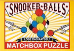 Bunte Illustration von Snookerkugeln in einem Dreieck flankiert von Händen mit Queues. Der Text lautet "Puzzle in einer Streichholzschachtel" von moses. Verlag darunter der deutsche Satz "LÖSE DAS RÄTSEL!".