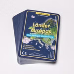 Ein Stapel "Quartett Länder Europas 32 Länder Europas" von Wendelins Kartenspiele mit 32 Ländern und 6 Kategorien mit einer Europakarte auf der obersten Karte.