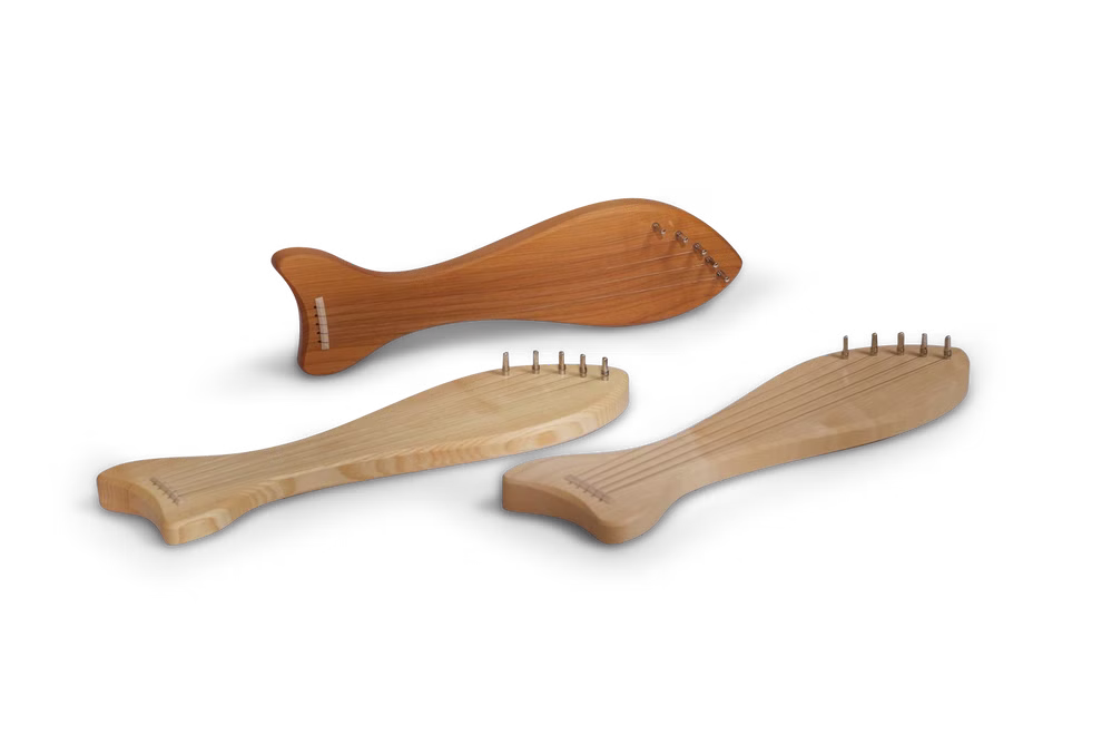 Lyre in cherry, dolphin Lyre in cherry, dolphin