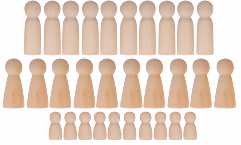 Famiglia di figure in legno