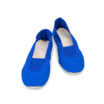 Ein Paar Morgenspruch Eurythmieversand Eurythmieschuhe Classic blau Gymnastikschuhe mit hellbraunen Sohlen sind nebeneinander auf weißem Hintergrund platziert. 38
