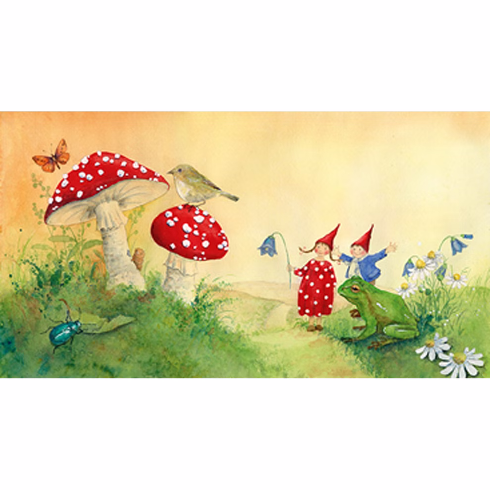 Urachhaus Pippa & Pelle Daniela Drescher _433 In einer skurrilen farbenfrohen Waldszene stehen Pippa & Pelle von Daniela Drescher (Urachhaus) mit roten Hüten neben großen Pilzen mit Frosch Vogel Schmetterling Käfer und Blumen.