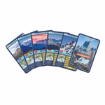 Das Quartett Berge Europas 32 markante Gipfel von Wendelins Kartenspiele zeigt Spielkarten mit Fotos von europäischen Bergen Höhen Kartenstandorten und Länderflaggen. Auf dem Kartendeckel ist das Matterhorn abgebildet.