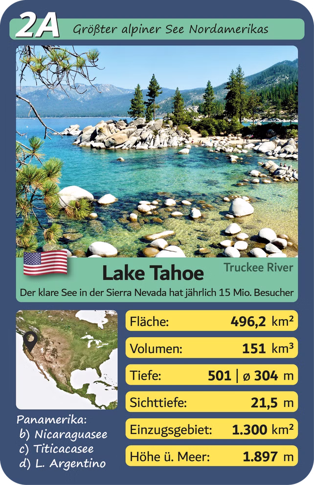 Wendelins Kartenspiele Quartett Seen 32 einzigartige Seen der Welt_25006 Genießen Sie einen malerischen Blick auf den Lake Tahoe - klares blaues Wasser Felsen und Kiefern. Lernen Sie die wichtigsten Daten wie Fläche (4962 km²) und Tiefe (501 m) mit Quartett Seen 32 einzigartige Seen der Welt von Wendelins Kartenspiele.