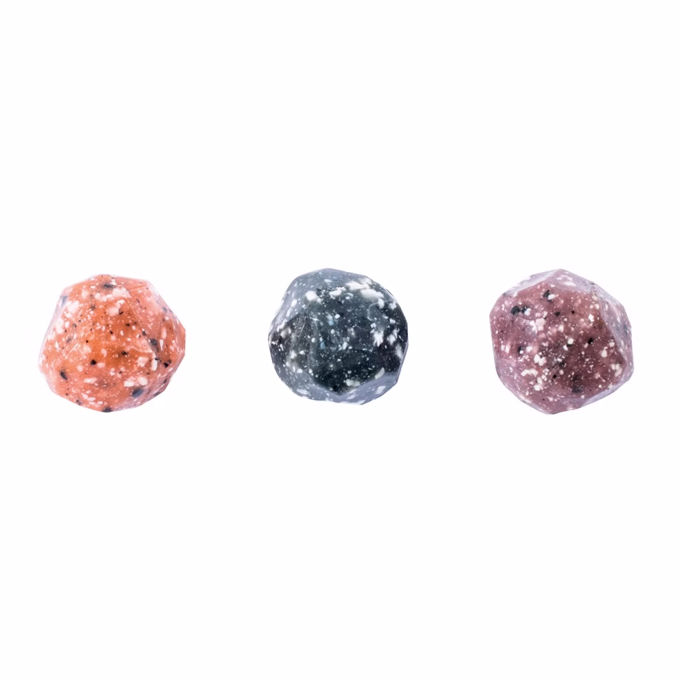 Bouncy balls, magic pebbles
Bouncy balls, magic pebbles