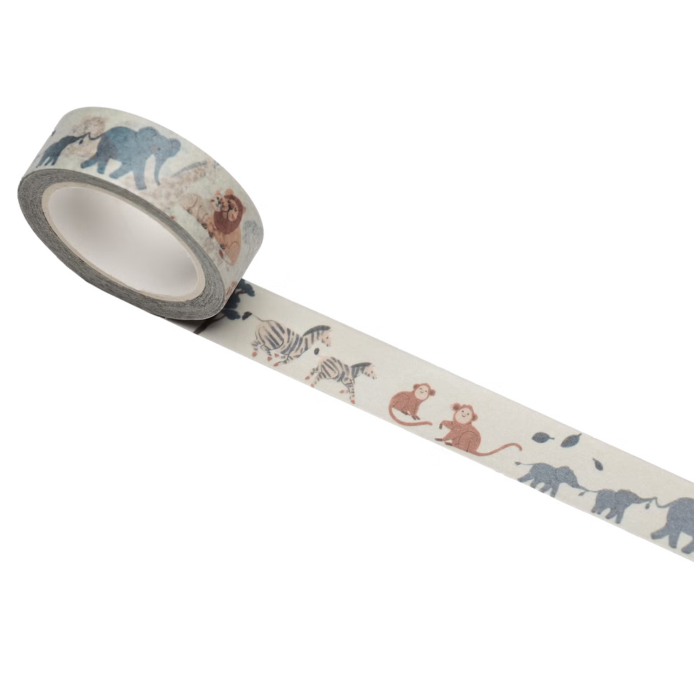nuukk Washi Tape Safari 15 cm x 10 m_25429 Das nuukk Washi Tape Safari (15 cm x 10 m) zeigt Elefanten Zebras und Affen in gedämpftem Blau und Braun auf weißem Hintergrund.