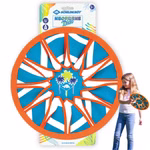Ein Mädchen hält eine große Schildkröt Neopren Disc für Strand und Meer blau und orange mit offenen Stellen. Die Verpackung zeigt Palmen und tropische Motive der Produktname steht oben.