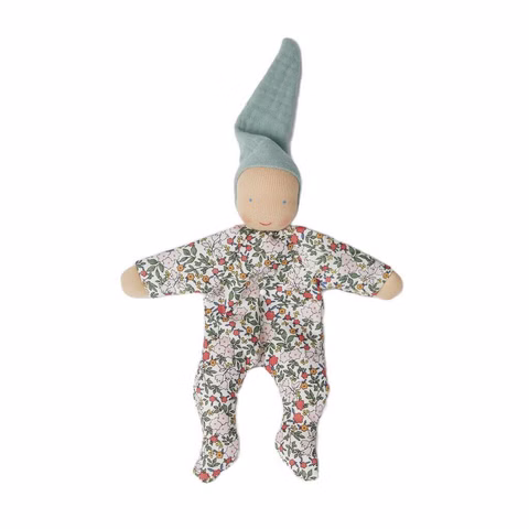 Muñeca Waldorf Nini, ligera como una pluma