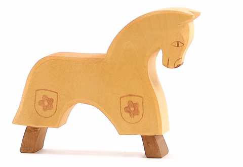Cavallo da esposizione giallo