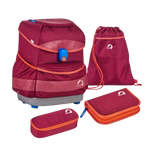 Finkid Schulranzen Set beet red/chili mit bestückter Federmappe Schlampermäppchen und Sportbeutel_32905 Das Finkid Schulranzen Set in Rübenrot/Chili besteht aus einem Rucksack einem gefüllten Federmäppchen einem Reißverschlussetui und einer Sporttasche die alle auf einem schlichten hellen Hintergrund abgebildet sind.