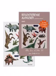 Ein Bogen mit reflektierenden Aufklebern mit illustrierten Dinosauriern Blättern und Fußabdrücken von Halfbird. Die Verpackung trägt die Aufschrift "Reflektierende Aufkleber Dino Pocket Edition" und ist mit einem orangefarbenen Etikett versehen das die Sic