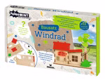 Der Bausatz Windrad aus dem moses. Verlag enthält eine bunte Schachtel mit einem Modellhaus einem grünen Windrad Bauteilen und einer bebilderten Anleitung zum Bau eines Windrads. Die Marke moses. Verlag ist auf der Verpackung abgebildet.