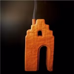 Casa adosada ahumada con chimenea de cobre