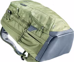 Deuter Deuter Schulrucksack Cotogy grove ripple-grove_33557 Der Deuter Schulrucksack Cotogy grove ripple-grove ist ein olivgrün-grauer Rucksack mit mehreren Reißverschlussfächern einer seitlichen Netztasche einem dezenten geometrischen Muster auf der Oberseite und dem Deuter-Logo auf der Vorderseite.