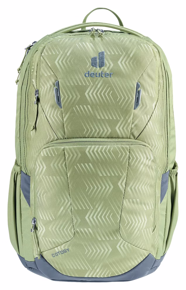 Deuter Deuter Schulrucksack Cotogy grove ripple-grove_33560 Der Deuter Schulrucksack Cotogy grove ripple-grove ist ein hellgrüner Rucksack mit geometrischem Pfeilmuster mehreren Reißverschlussfächern Seitentaschen einem Tragegriff und dem Deuter-Logo an der Oberseite.