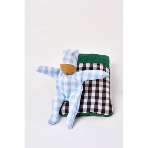Baby mit Schlafsack, karo blau