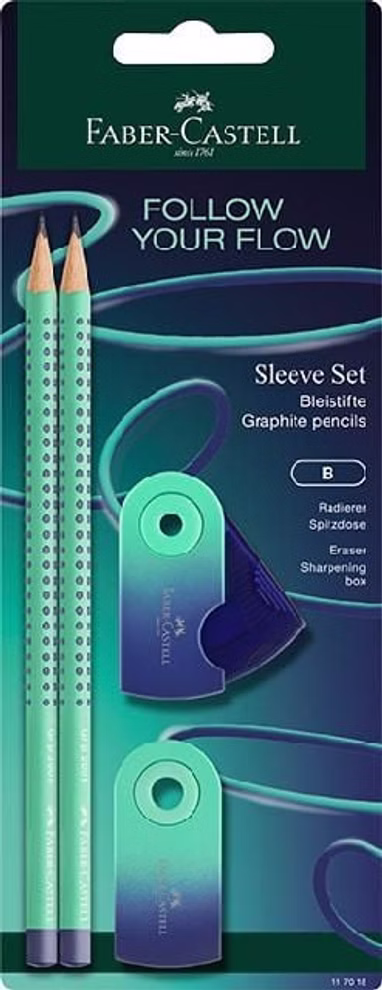 Schreibset GRIP Flow Edition Schreibset in Blau mit zwei ergonomischen Bleistiften, einem Sleeve Radierer und einem Mini Spitzer auf einer Blisterkarte.