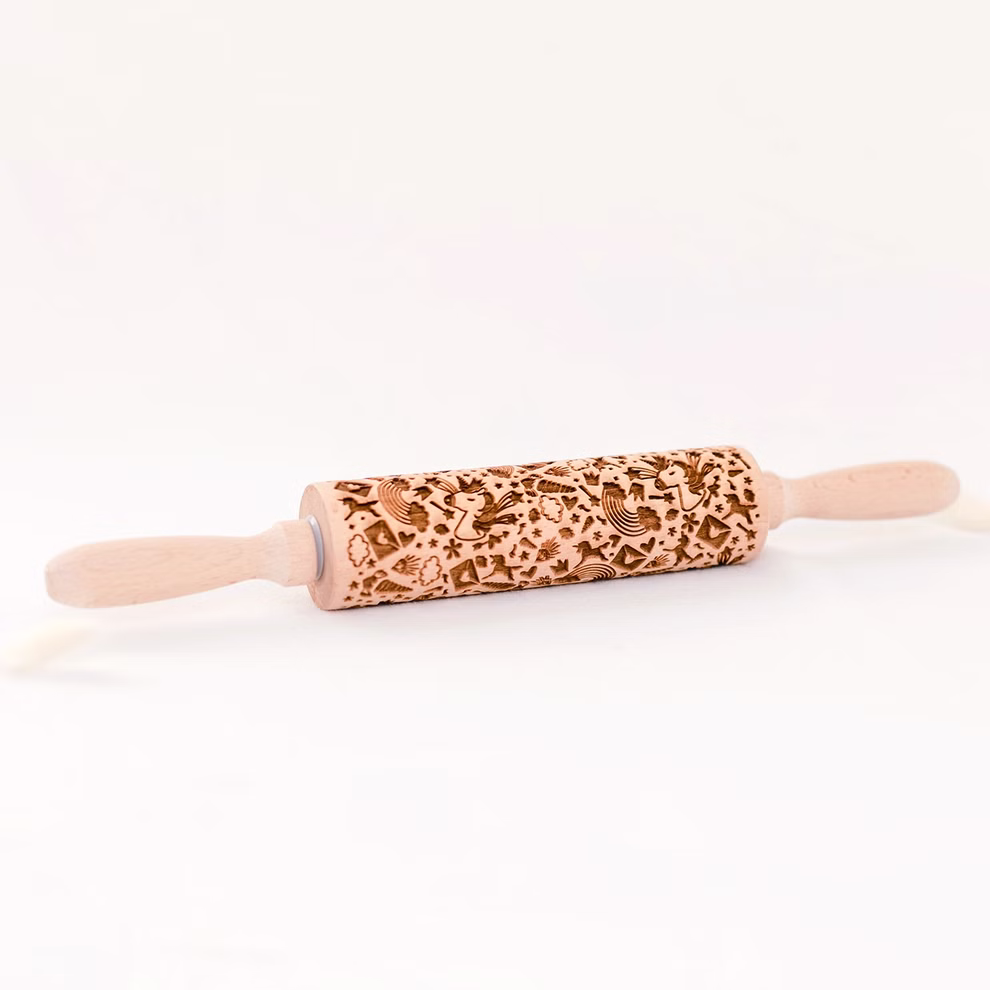 Teigroller Einhorn Teigroller aus Holz mit eingraviertem Einhorn-Muster zum Prägen von Keksteig.