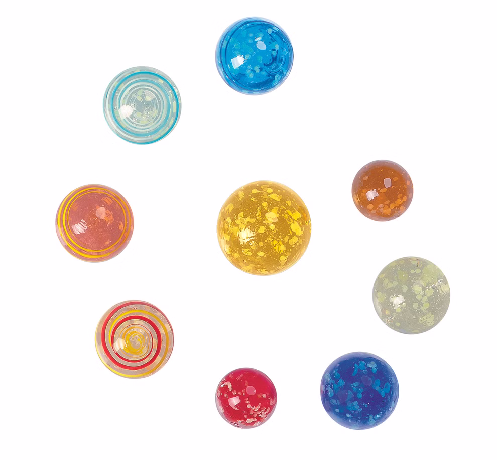 Leuchtende Planeten-Murmeln Leuchtende Planeten-Murmeln aus Glas in verschiedenen Größen und Farben, gestaltet nach Planeten des Sonnensystems.