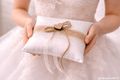 Ringkissen Weiß Satin im Vintage- Boho Look - mit Spitze, Naturkordel, Organzaband & einem Holzherz 2