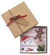 Originelle Geschenkverpackung aus modernem Kraftkarton mit roten Akzenten und süßem Lebkuchenmann für Weihnachten 1
