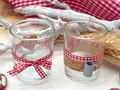 Zwei handdekorierte Teelichtgläser - Windlichter im Oktoberfest-Design mit Karoband, Lebkuchenherz & Maßkrug  4