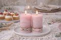 Zwei Deko Kerzen in Rosa mit Holzfisch als Tischdeko Kommunion & Konfirmation oder Geschenkidee 3