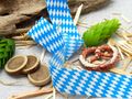 Ein Deko Schleifenband in traditioneller Bayrisch Raute blau - weiß Tischdko 5